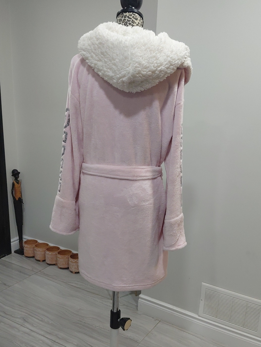 Pink Victorias Secret Pink Robe - Picture 3 of 6